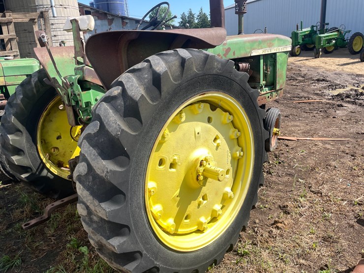 john-deere-3020-image-15