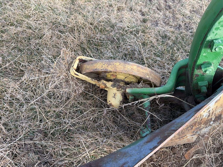 john-deere-pull-type-two-bottom-plow-image-22