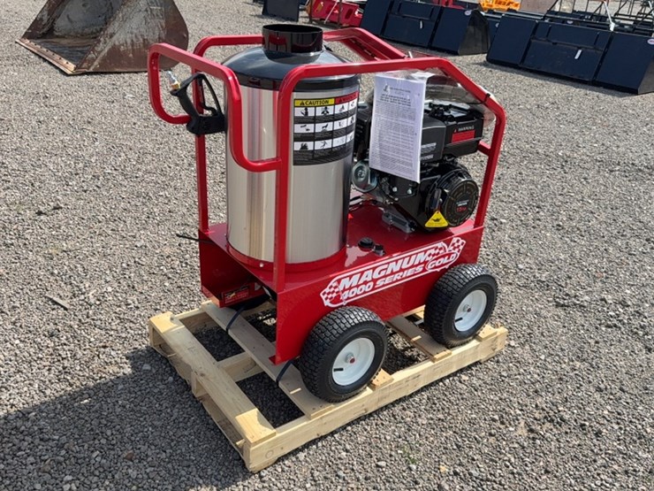 #2074-•-magnum-4000-series-heated-pressure-washer-image-3