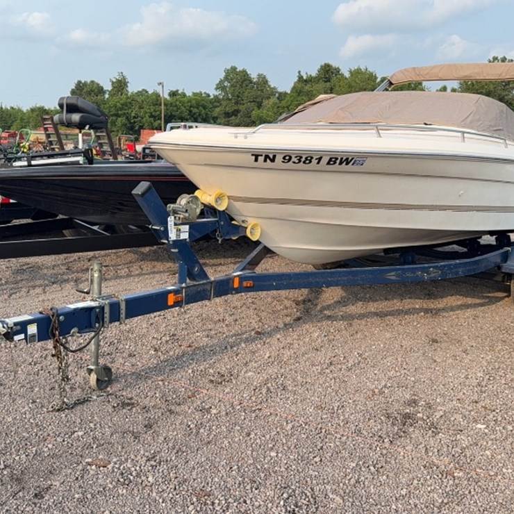 #3061 • 1995 SEARAY 20' RUN ABOUT BOAT