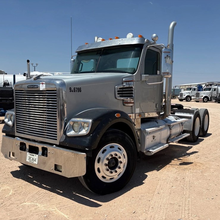 2013 FREIGHTLINER CORONADO 122 SD