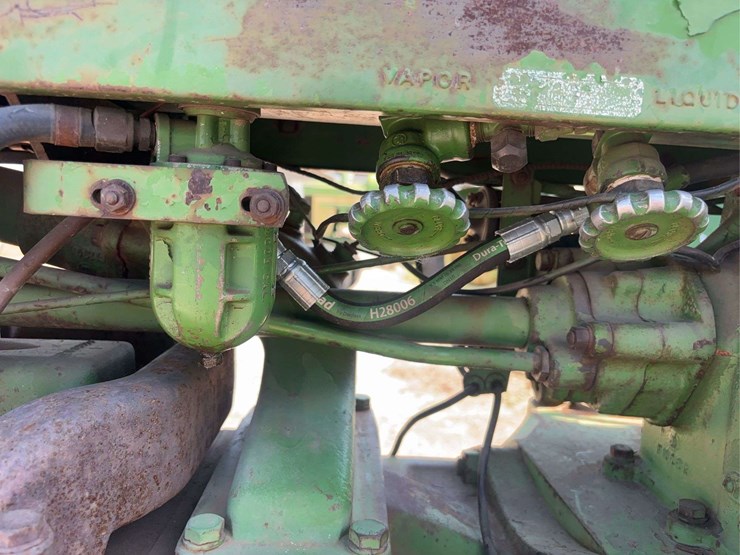 john-deere-70-image-51
