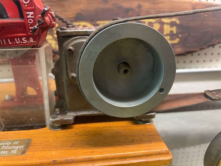 1/2-scale-john-deere-model-e-horse-hit-and-miss-wngine-and-arcade-burr-mill-image-21