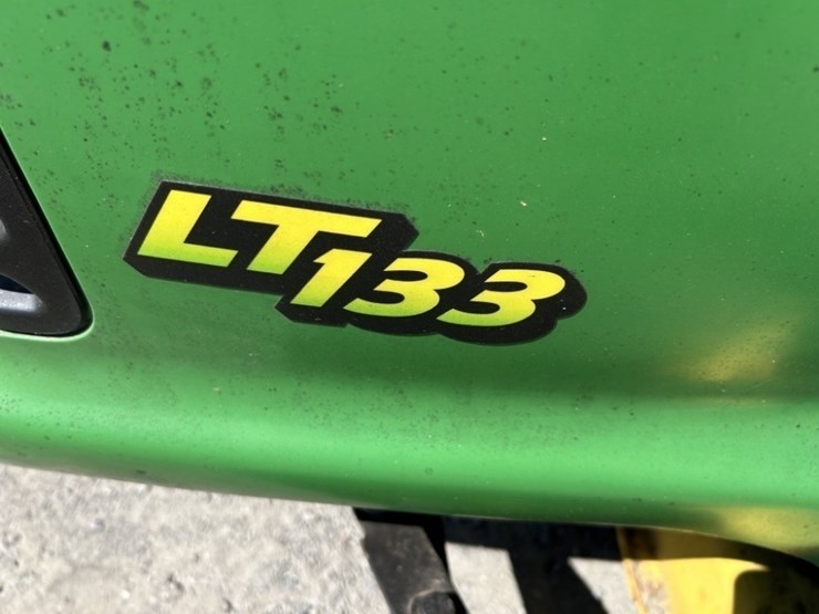 2001-john-deere-lt133-image-28