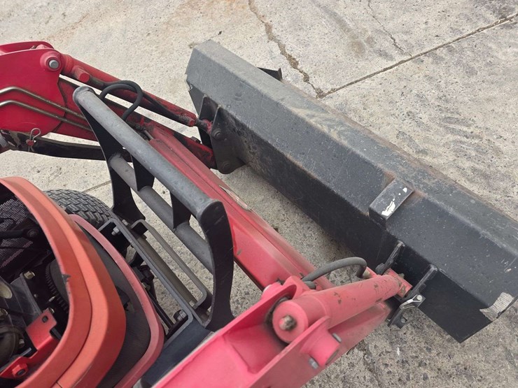 2005-massey-ferguson-gc2300-image-5