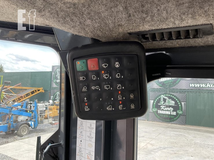 2021-deere-650k-lgp-image-14