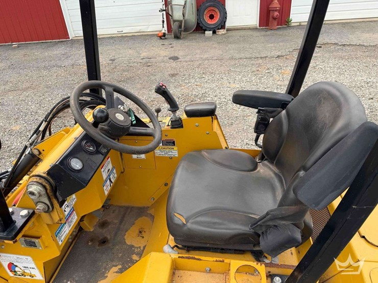 2022-rayco-1800wl-mini-articulated-wheel-loader-image-6