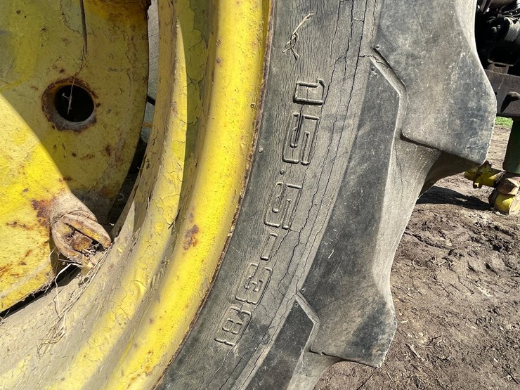 john-deere-70-image-26