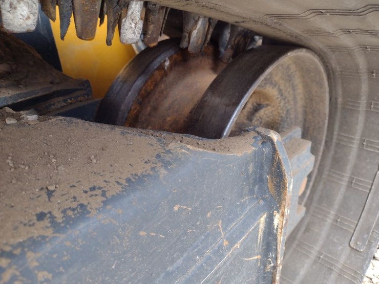deere-331g-image-25