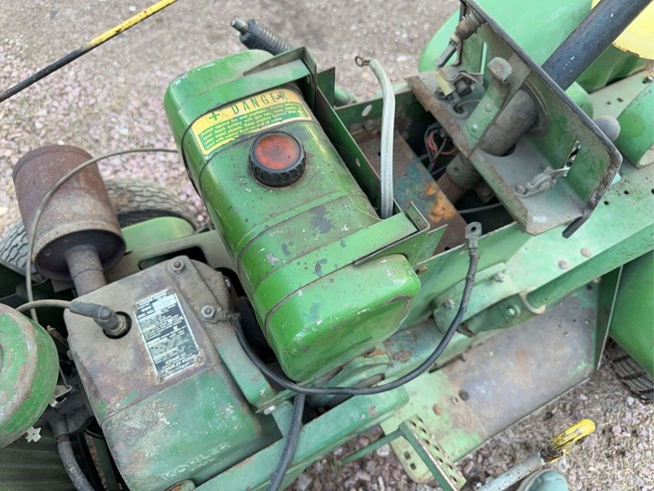 john-deere-110-image-15