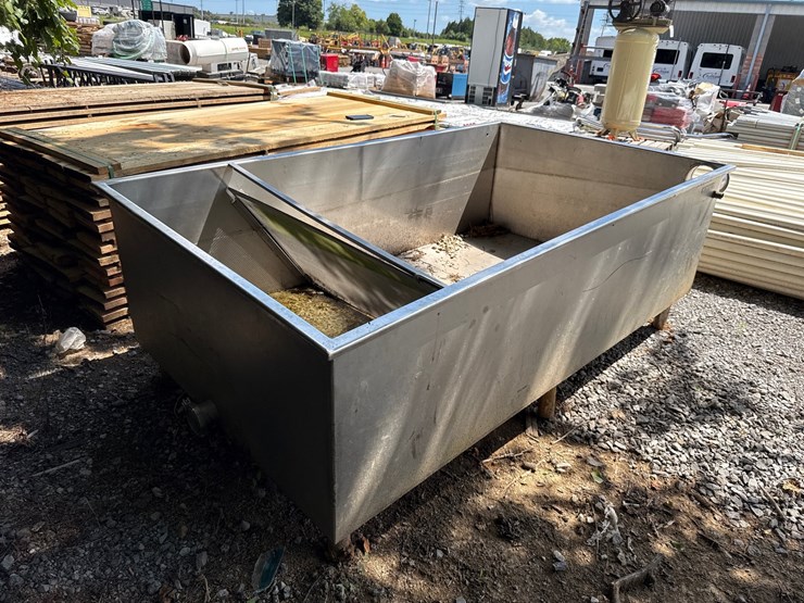 #6084-•-7'-stainless-steel-water-tank-image-3