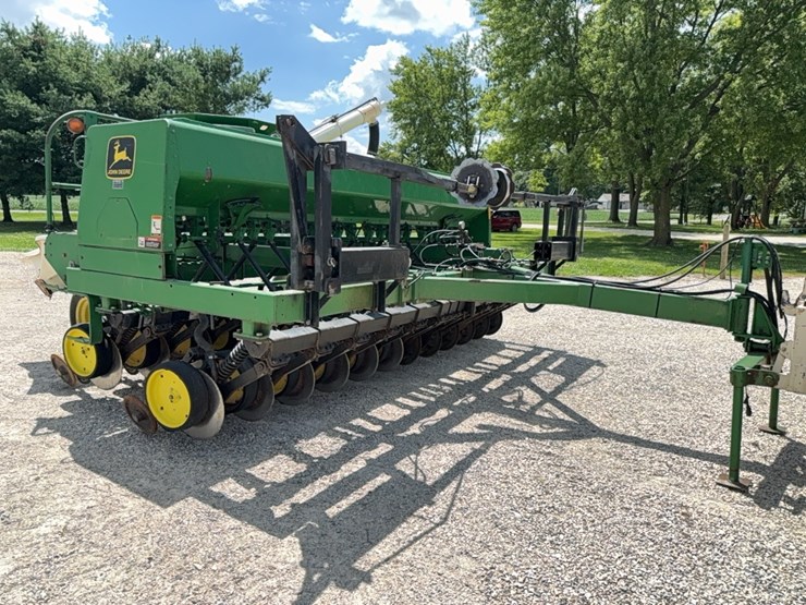 john-deere-750-image-26