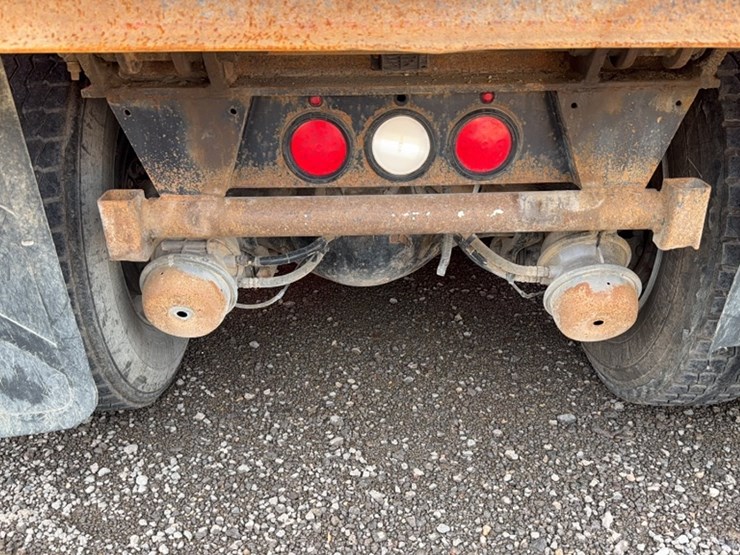 2016-kenworth-t880-image-11