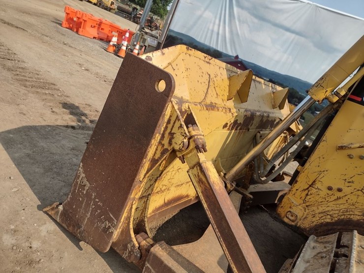 caterpillar-d6h-image-17