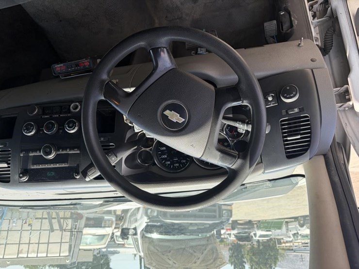 2009-chevrolet-silverado-2500-image-14