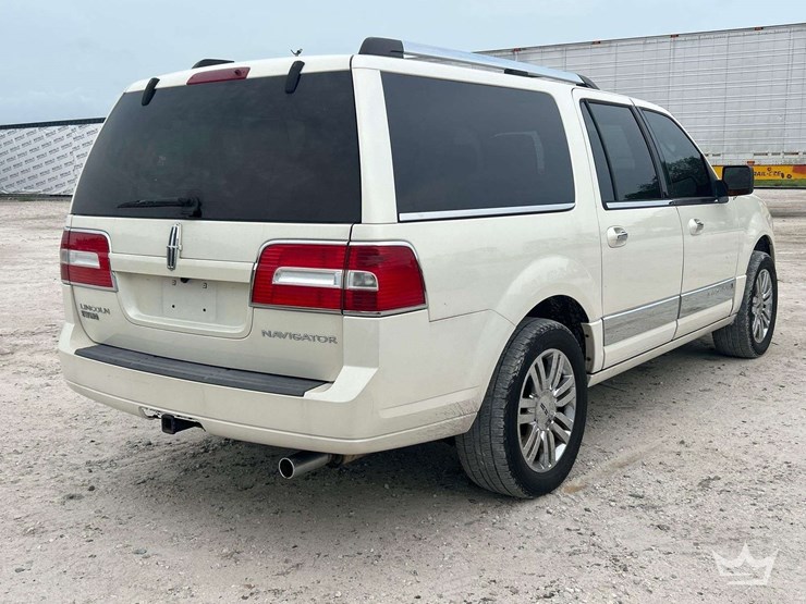 2007-lincoln-navigator-image-3