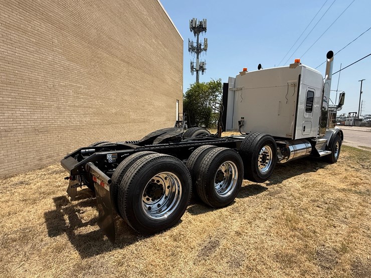 2020-kenworth-t800-image-6