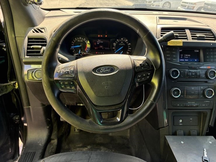 2017-ford-explorer-image-14