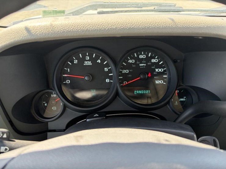 2012-chevrolet-silverado-1500-image-16