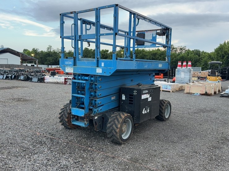 #2094-•-genie-scissor-lift-image-1