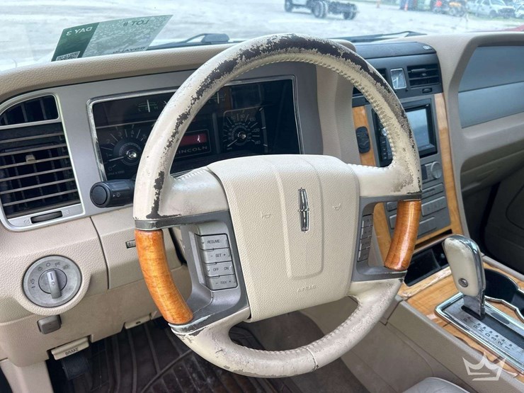 2007-lincoln-navigator-image-10