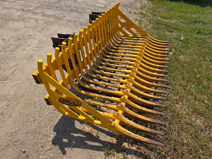 shoule-hb-7-rock-fork,-has-bolt-on-mounts,-84”-wide,-1-3/8”-round-bar-tine,-5”-spacing,-heavy-duty,-image-1