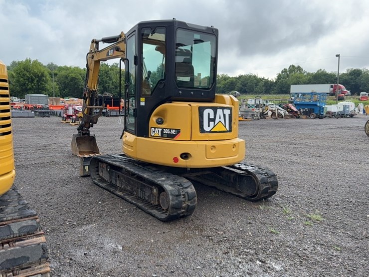 caterpillar-305.5-image-11