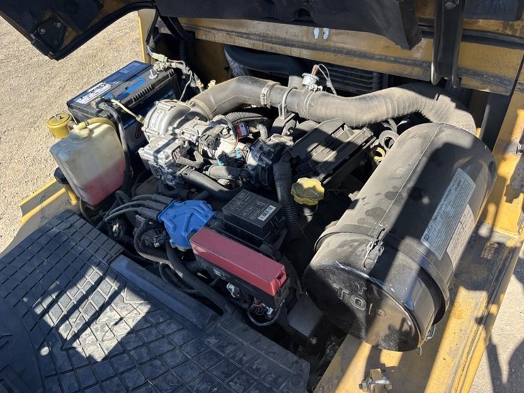 2020-caterpillar-gc40k-image-28
