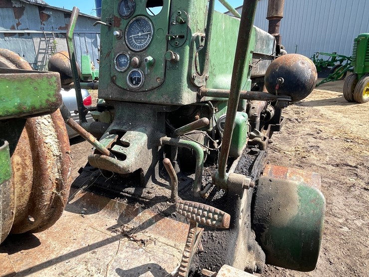 john-deere-70-image-31