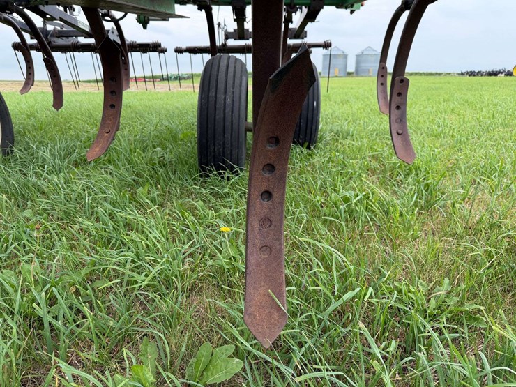 john-deere-680-image-14