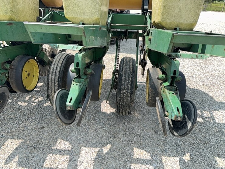 john-deere-7000-image-17