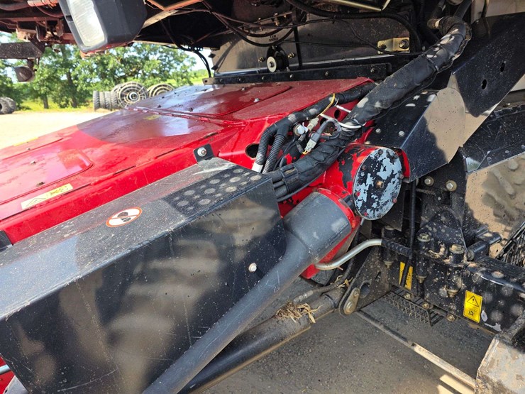 2013-case-ih-8230-image-26