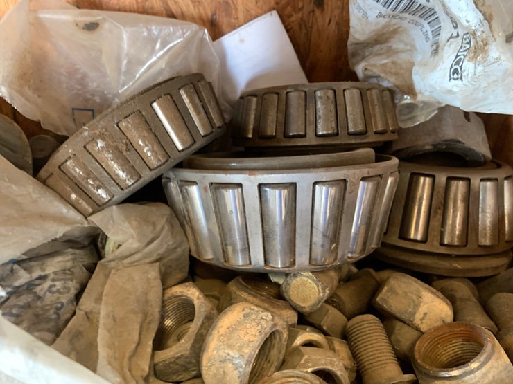wall-of-miscellaneous-truck-parts-image-5