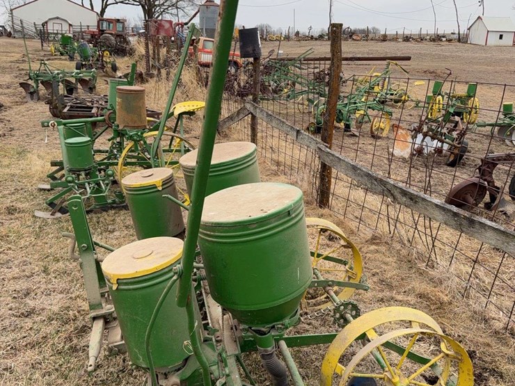 john-deere-two-row-planter-image-2