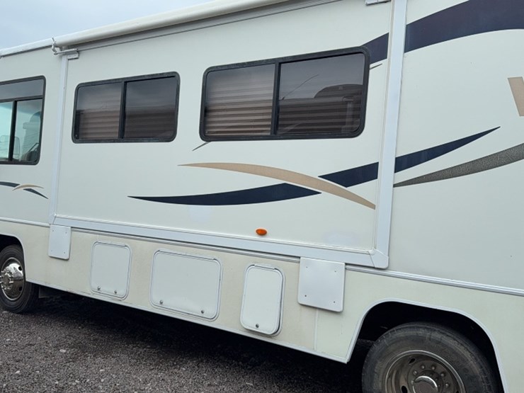 #3000-•-2007-winnebago-vista-30'-motorhome-image-13