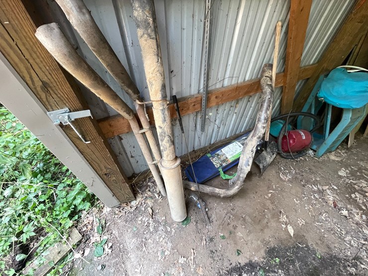 #7107-•-contents-of-wall-image-10
