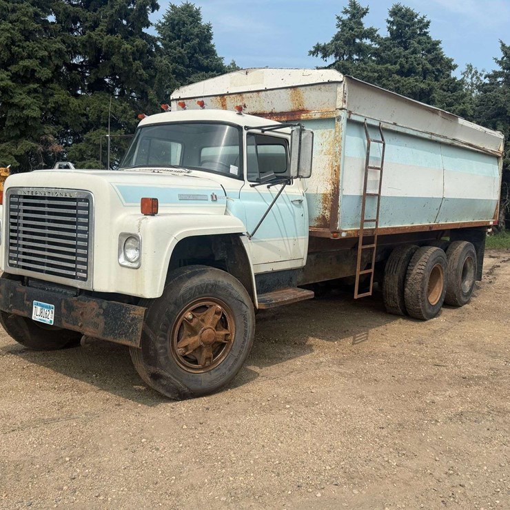 1974 INTERNATIONAL LOADSTAR