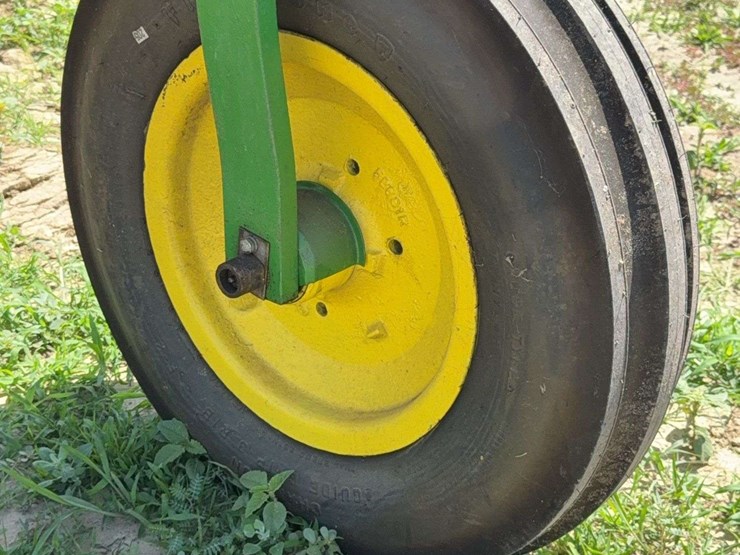 john-deere-630-image-13