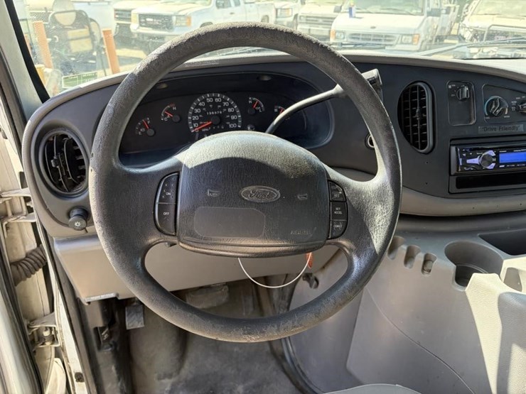 2002-ford-e350-sd-image-16