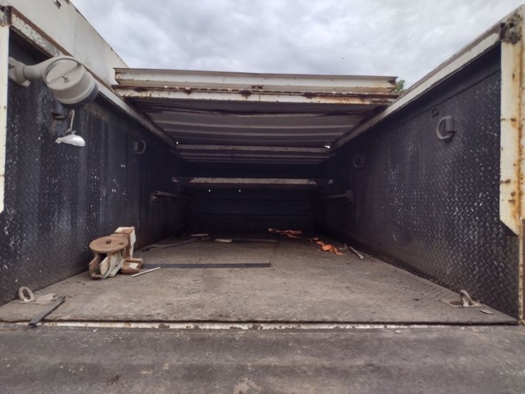 freightliner-fl70-image-38