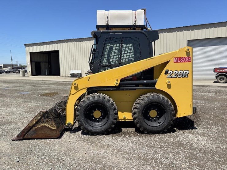 2018-yanmar-s220r-image-5
