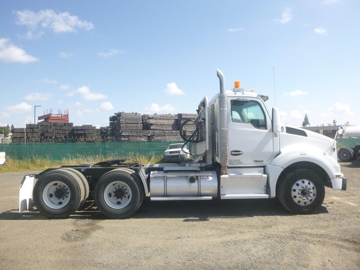 2017-kenworth-t880-image-7