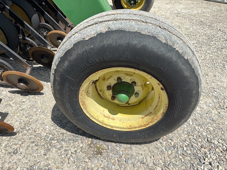 john-deere-750-image-19