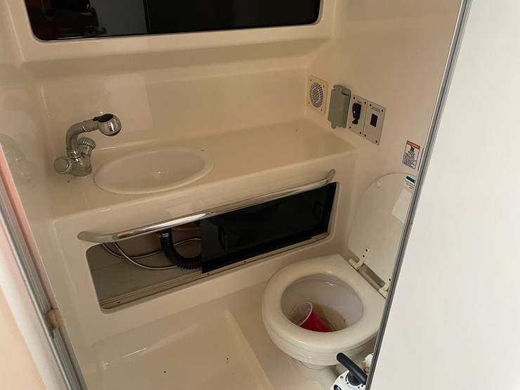 #2798-•-1999-chaparral-signature-27-cabin-cruiser-boat-image-46