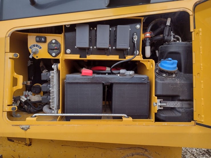 deere-550k-lgp-image-21