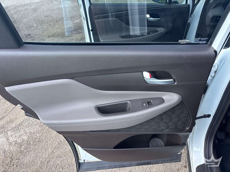 2019-hyundai-santa-fe-image-21