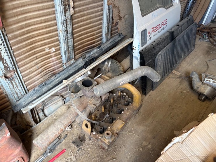 pallet-of-rex-22-triple,-double,-&-single-roller-chain-w/-assorted-truck-parts,-wheels-&-tires-image-4