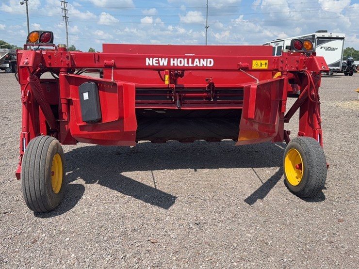 2022-new-holland-210-image-6