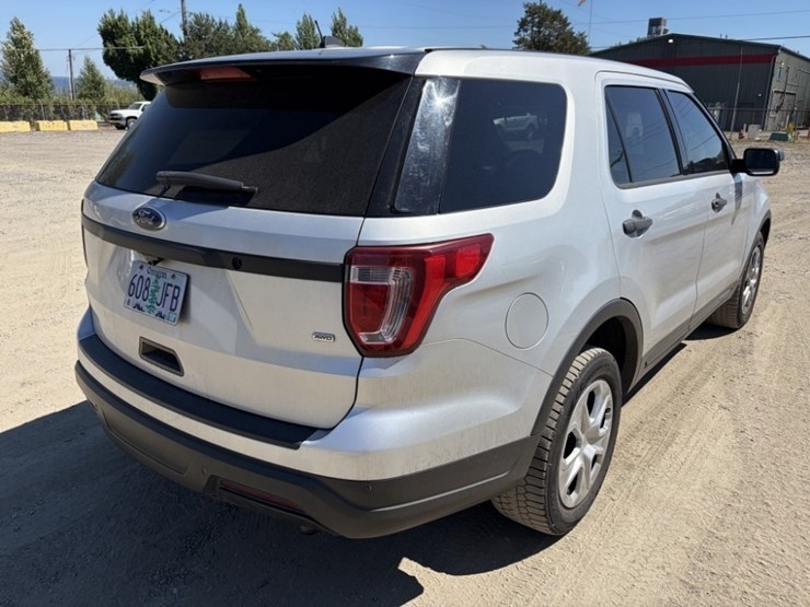2018-ford-explorer-image-4