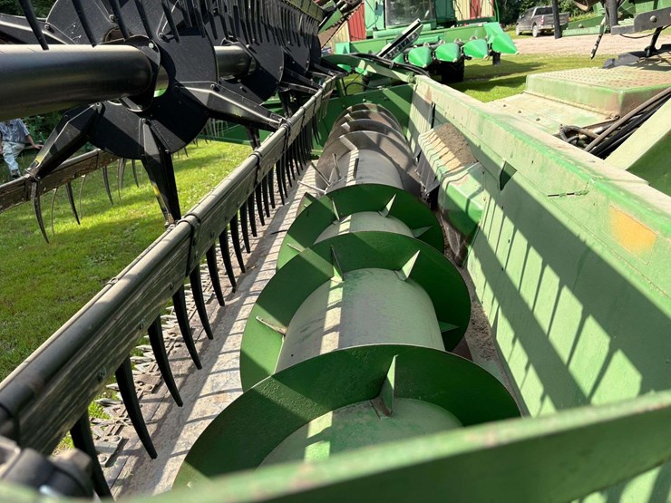 john-deere-216-image-12